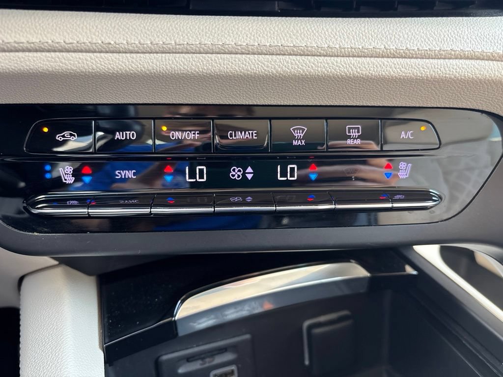 Certified 2022 Buick Envision Avenir w/ Premium Seat Package FWD image 32