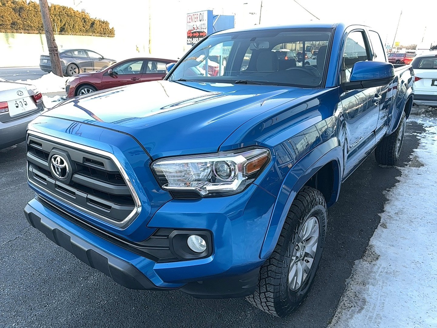 Used 2016 Toyota Tacoma SR5 w/ SR5 Appearance Package (SN) AWD/4WD image 5