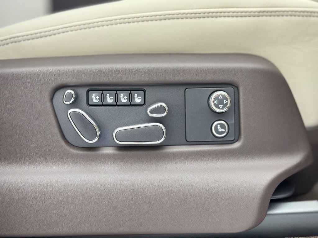 New 2025 Bentley Bentayga image 7