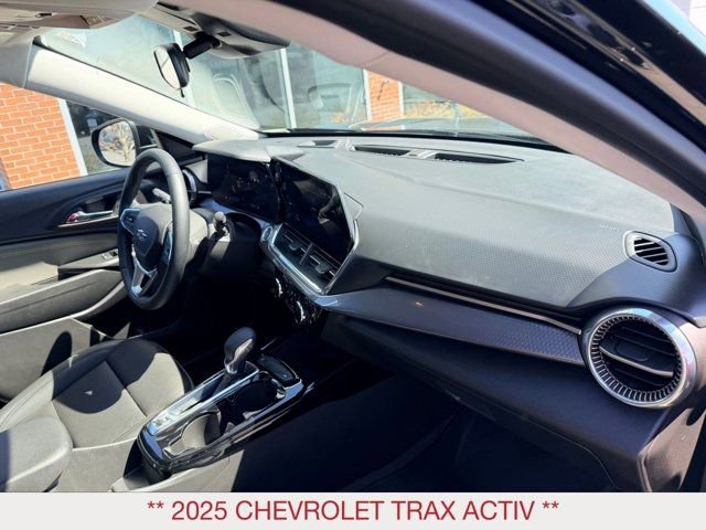 Used 2025 Chevrolet Trax ACTIV w/ Driver Confidence Package FWD image 9