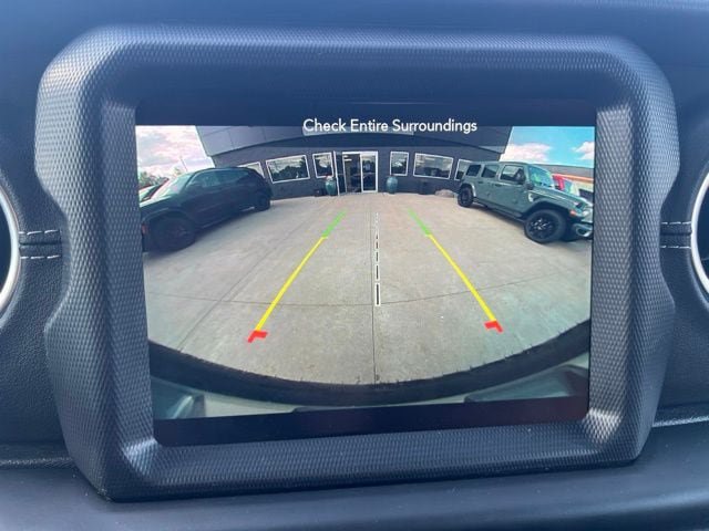 Used 2023 Jeep Wrangler Unlimited Sahara w/ Cold Weather Group AWD/4WD image 27