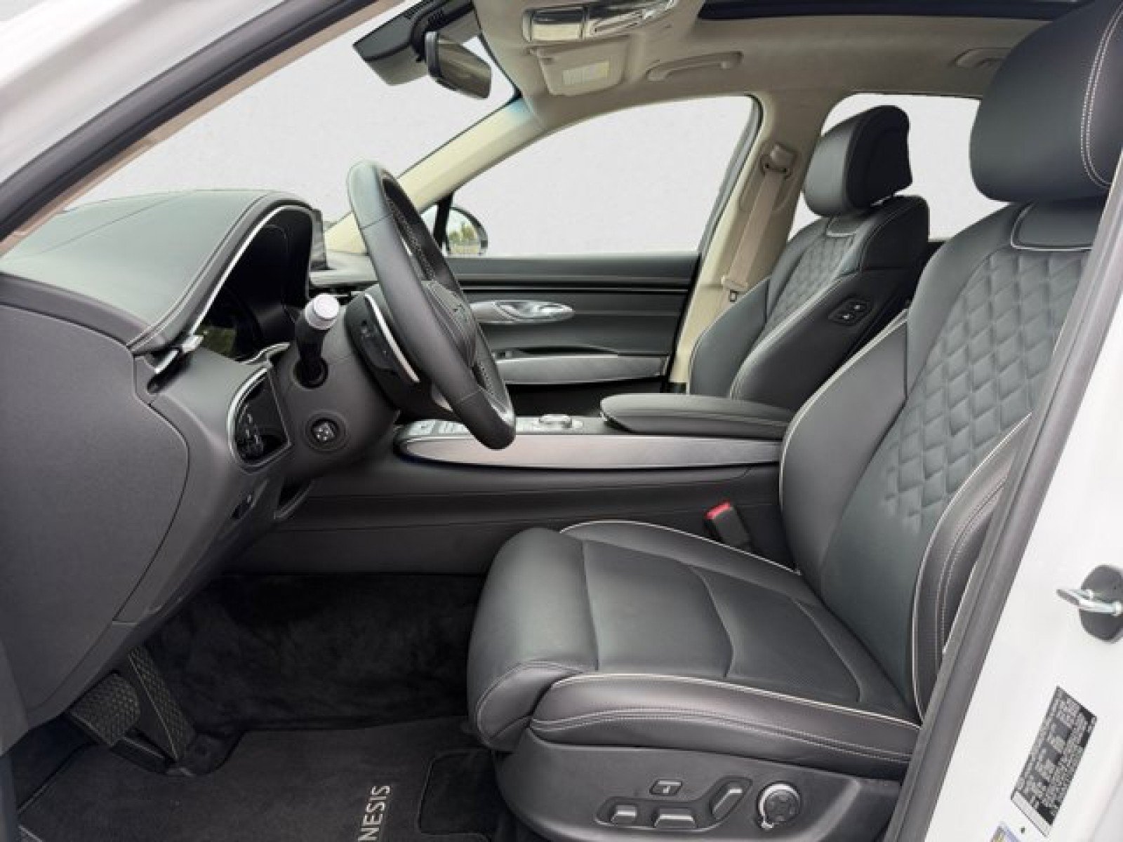 Used 2024 Genesis Electrified GV70 w/ Prestige Package AWD/4WD image 10