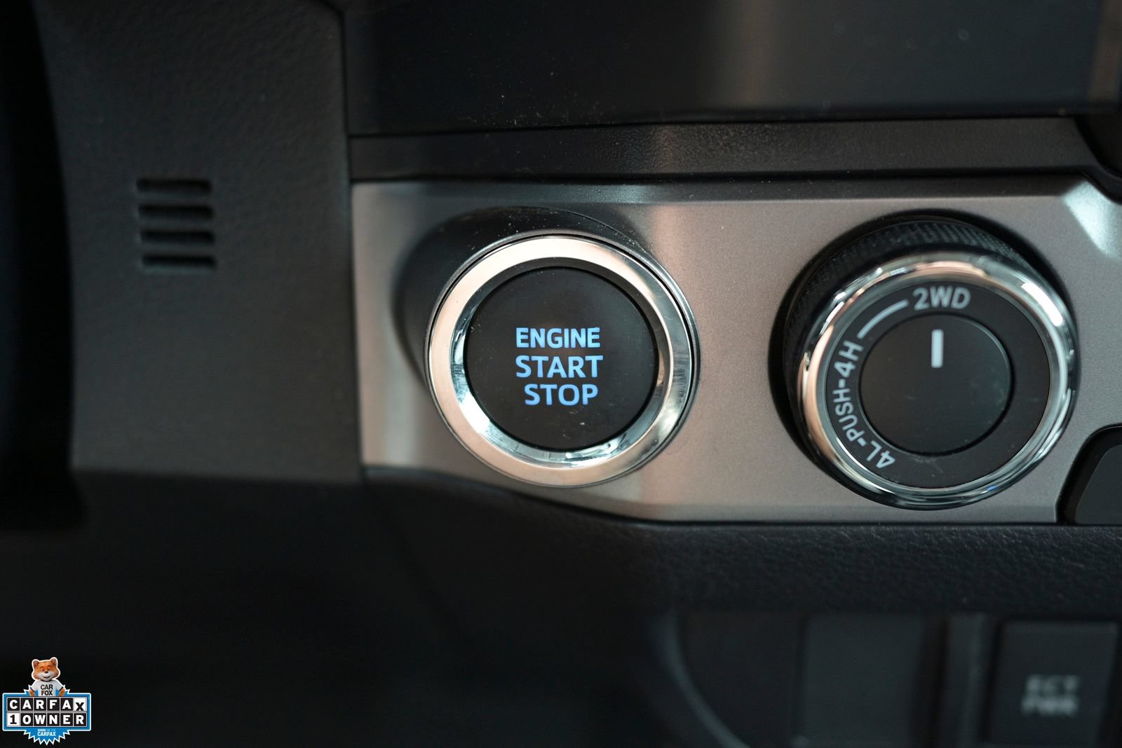 Used 2023 Toyota Tacoma SR5 AWD/4WD image 5