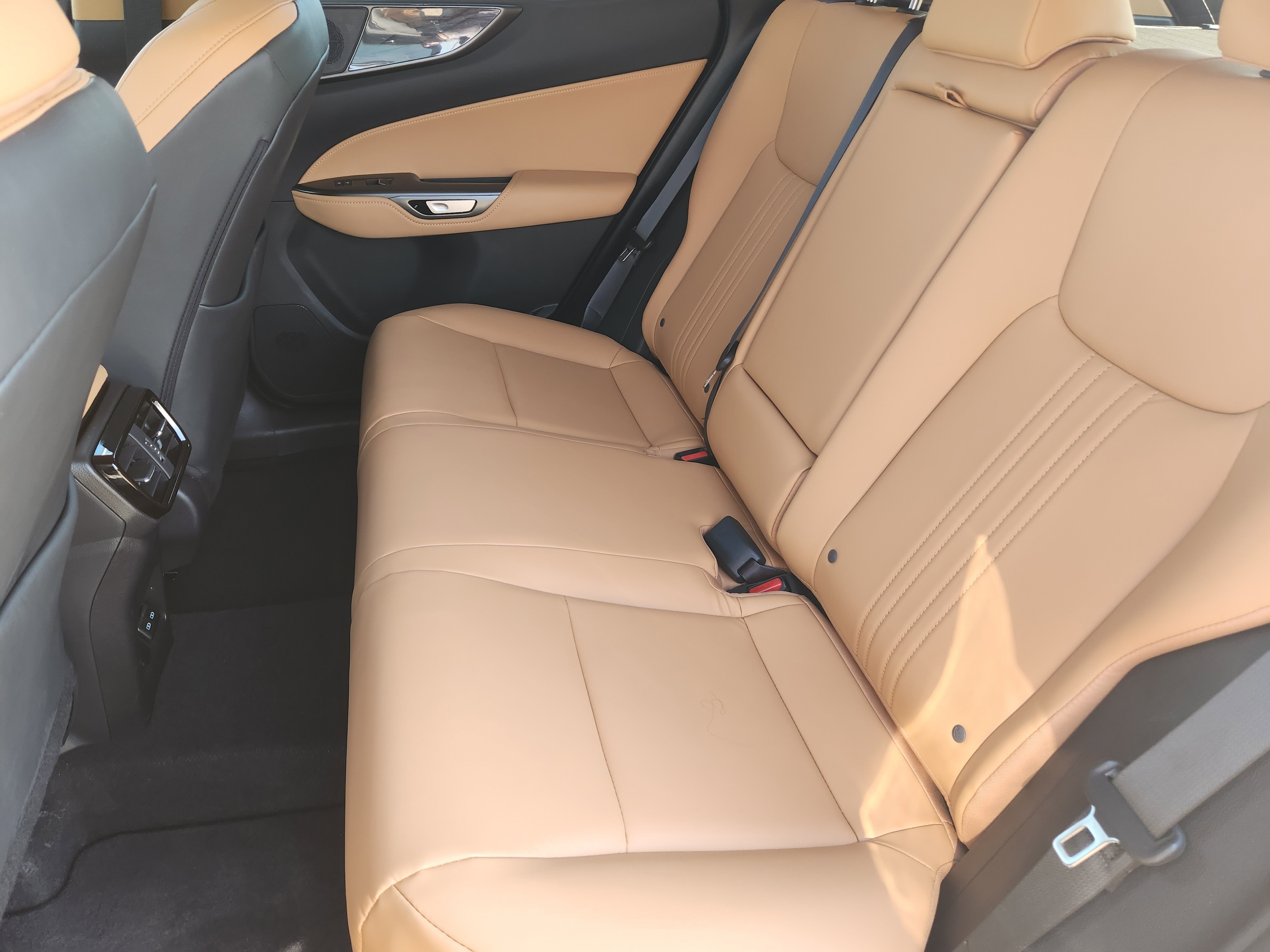 Certified 2025 Lexus NX 250 FWD w/ Premium Package image 36