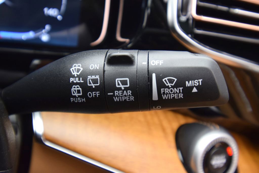 Used 2025 Jeep Grand Wagoneer Series III image 44