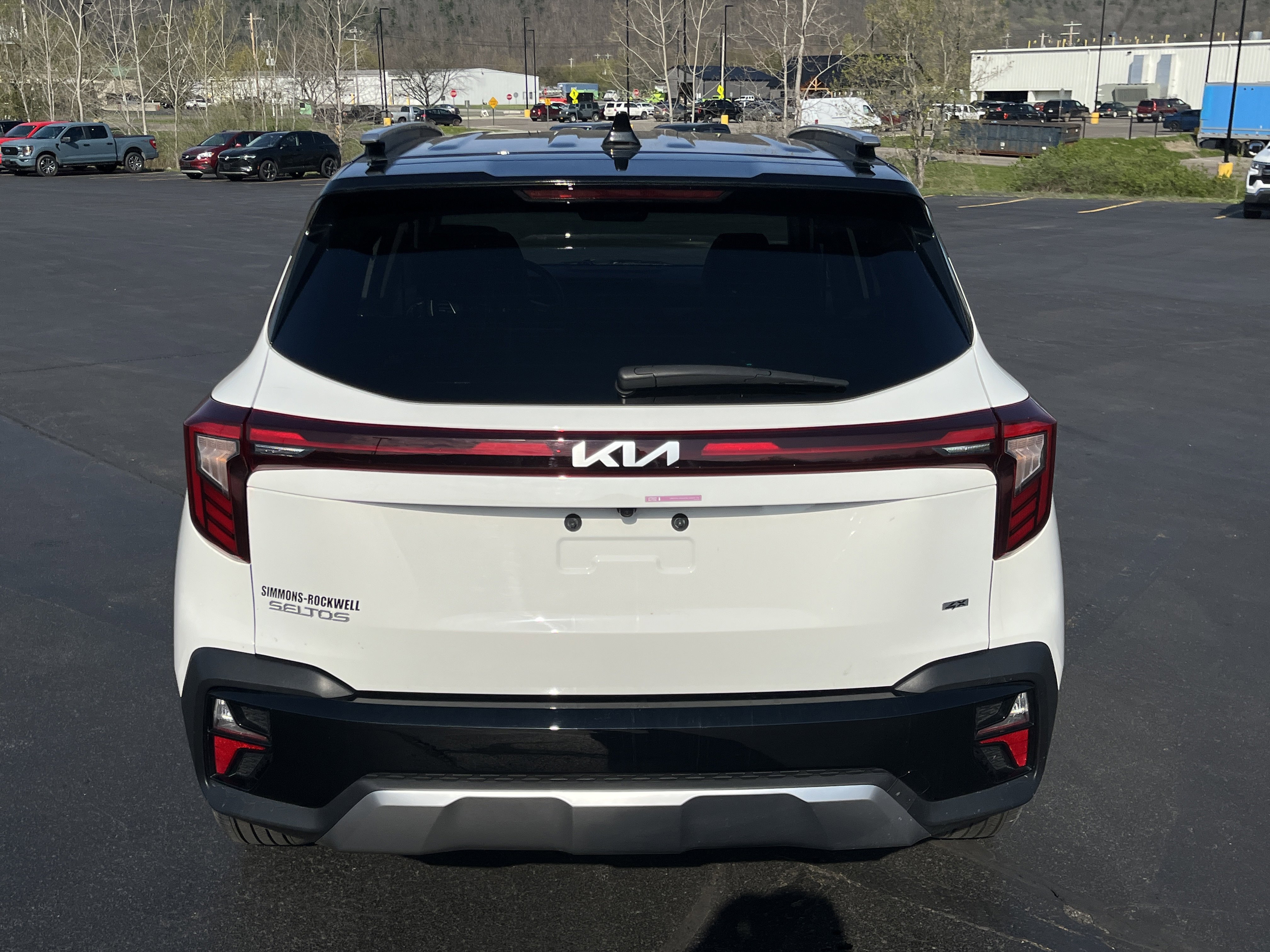 Used 2025 Kia Seltos S AWD/4WD image 6