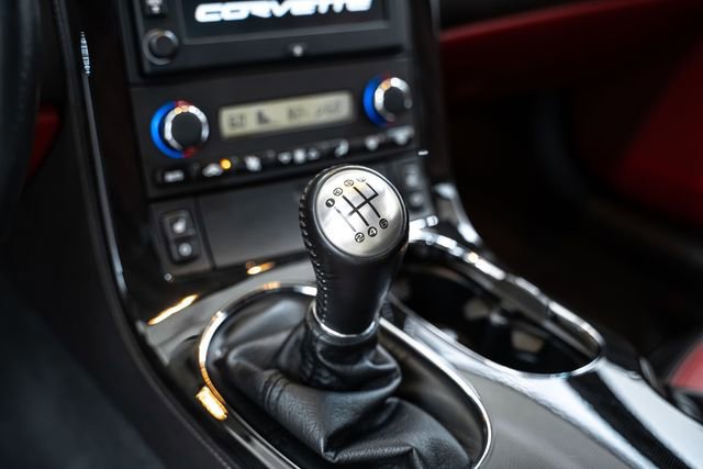 Used 2013 Chevrolet Corvette Z06 w/ 2LZ Preferred Equipment Group RWD image 27