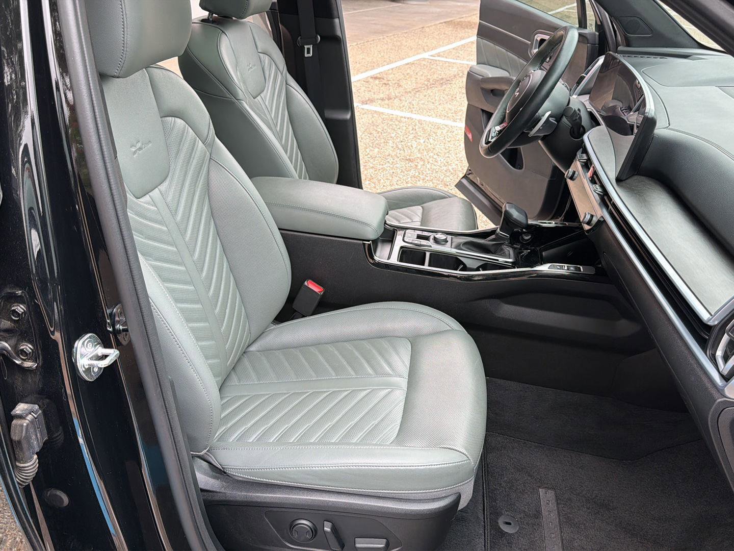 Used 2024 Kia Sorento SX Prestige w/ Sage Leather Package image 19