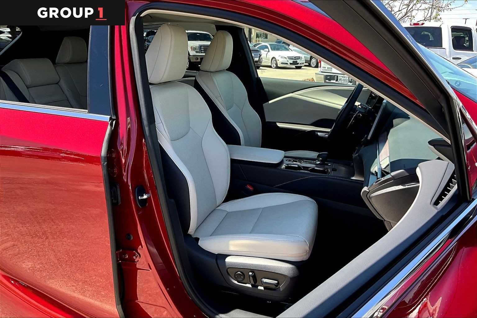 Used 2025 Lexus RX 350 Premium Plus w/ Convenience Package image 8