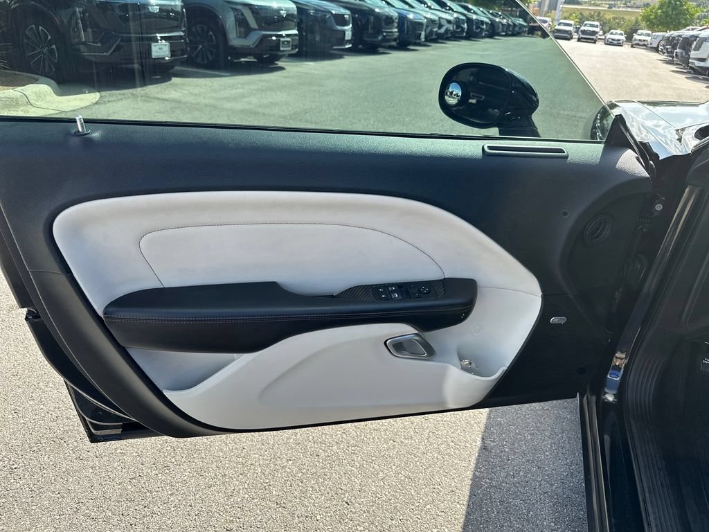 Used 2015 Dodge Challenger R/T Plus RWD image 17