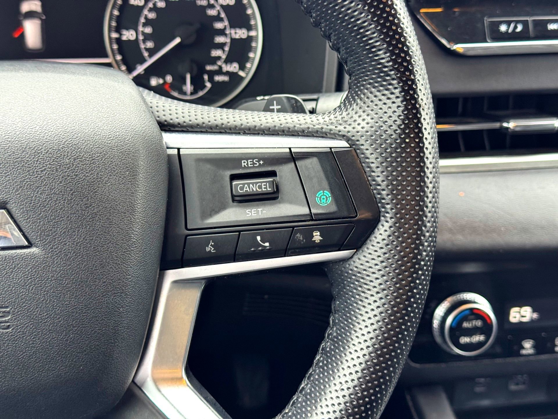 Used 2022 Mitsubishi Outlander SE image 23