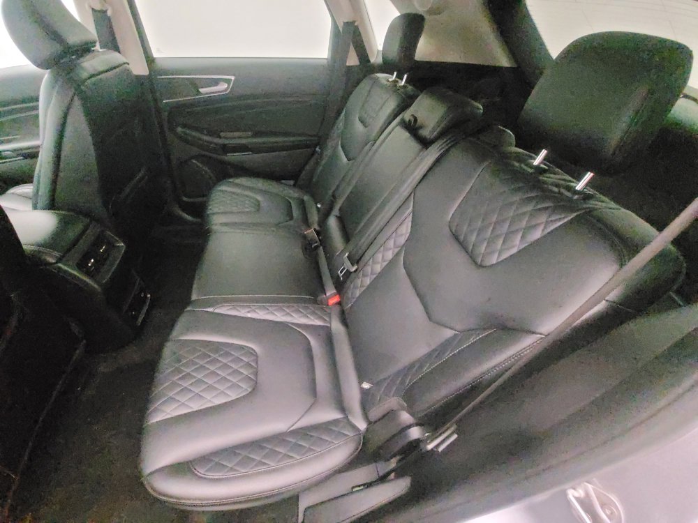 Used 2024 Ford Edge Titanium image 18