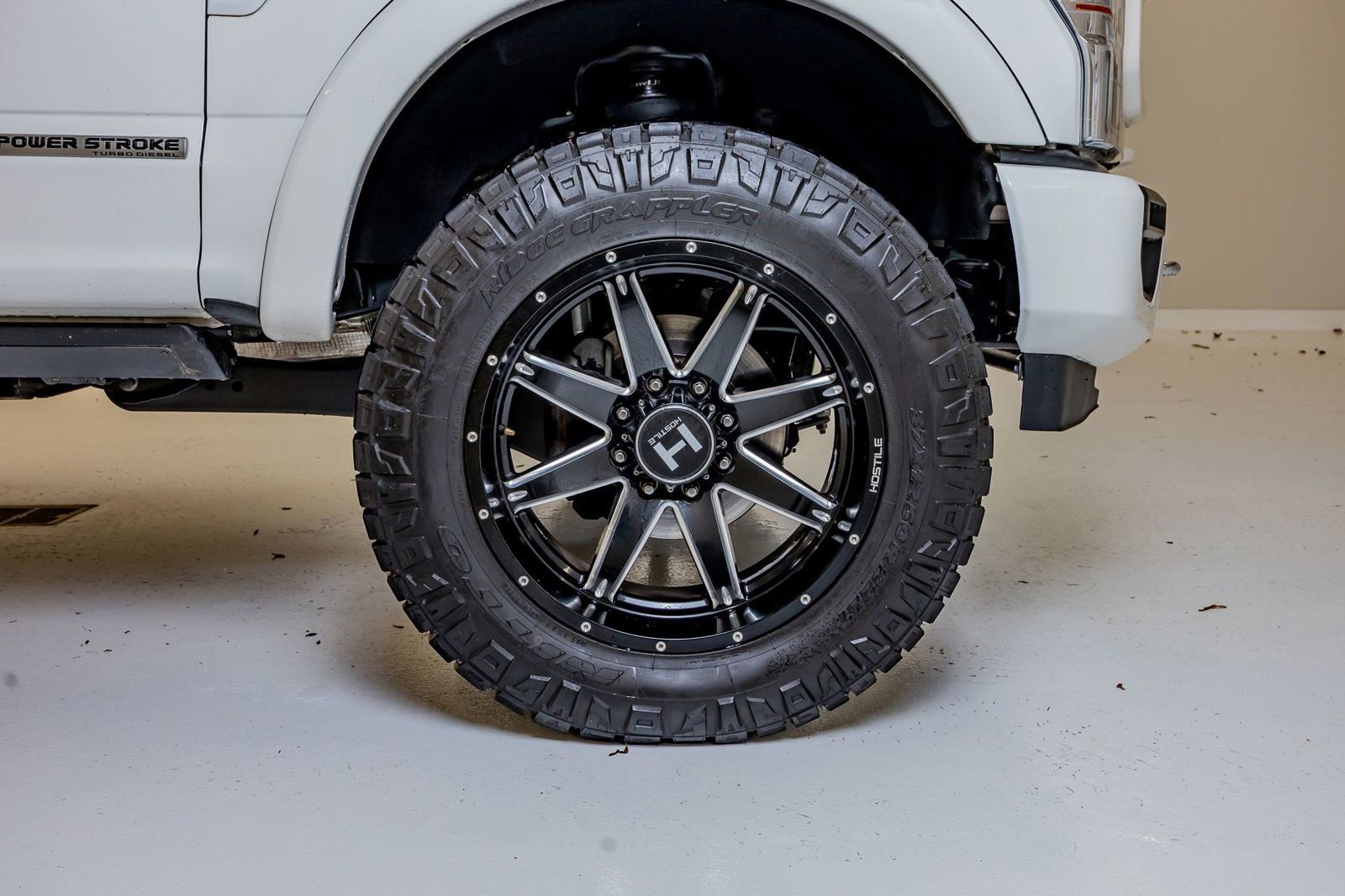 Used 2022 Ford F250 Platinum w/ FX4 Off-Road Package AWD/4WD image 11