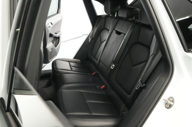Used 2023 Porsche Macan AWD/4WD image 49
