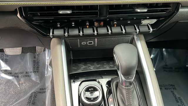 Used 2024 Chevrolet Colorado ZR2 w/ Technology Package image 13