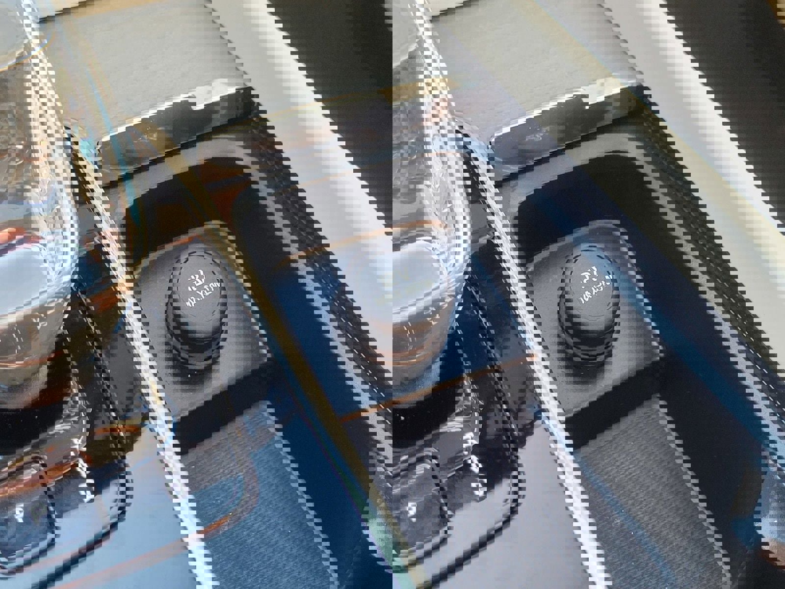 Certified 2024 Volvo XC60 T8 Ultimate w/ Protection Package Premier image 27