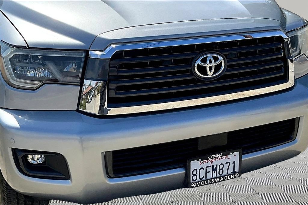 Used 2018 Toyota Sequoia SR5 RWD image 31