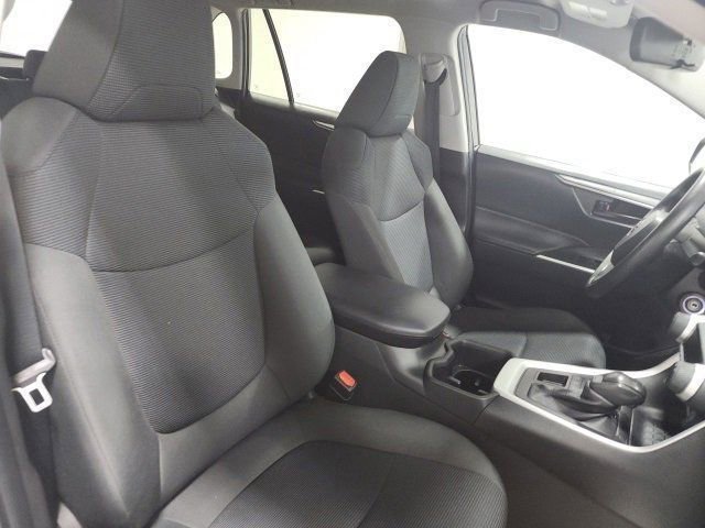 Used 2022 Toyota RAV4 LE image 15