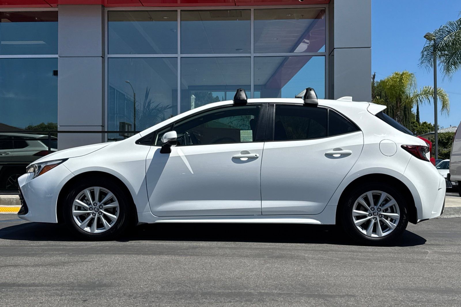 Certified 2025 Toyota Corolla SE FWD image 9