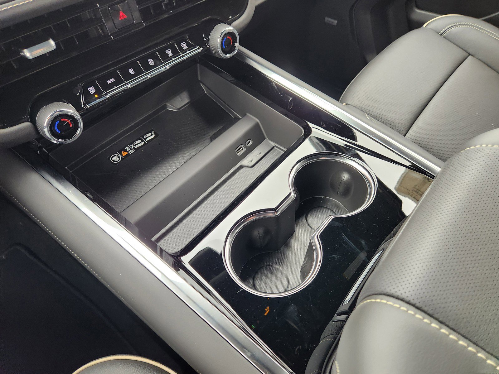 New 2026 Chevrolet Suburban Premier image 16