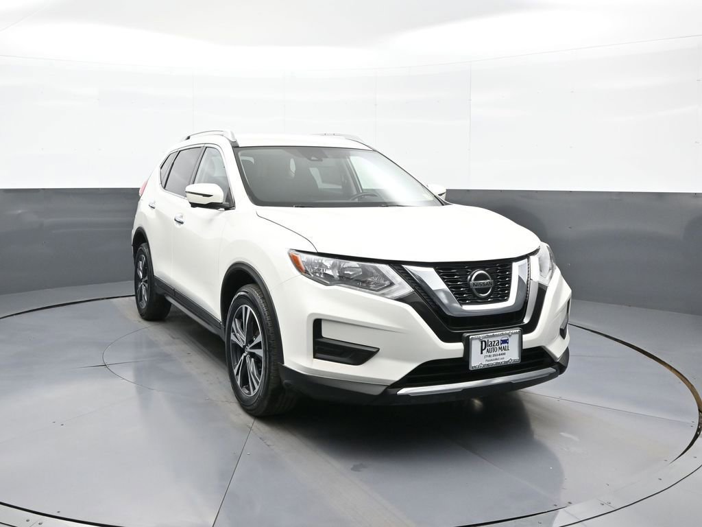 Used 2019 Nissan Rogue SV w/ Premium Package image 3