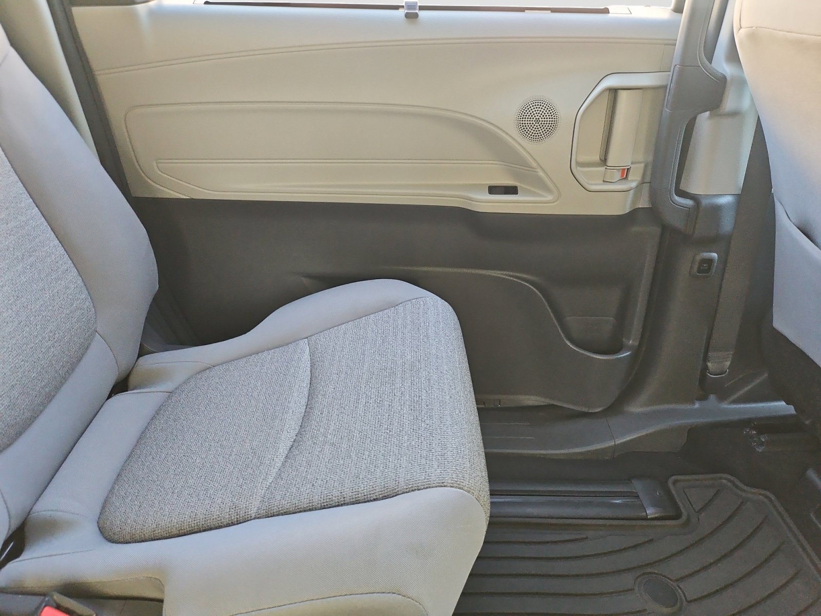 Used 2021 Toyota Sienna LE w/ LE Plus Package AWD/4WD image 34