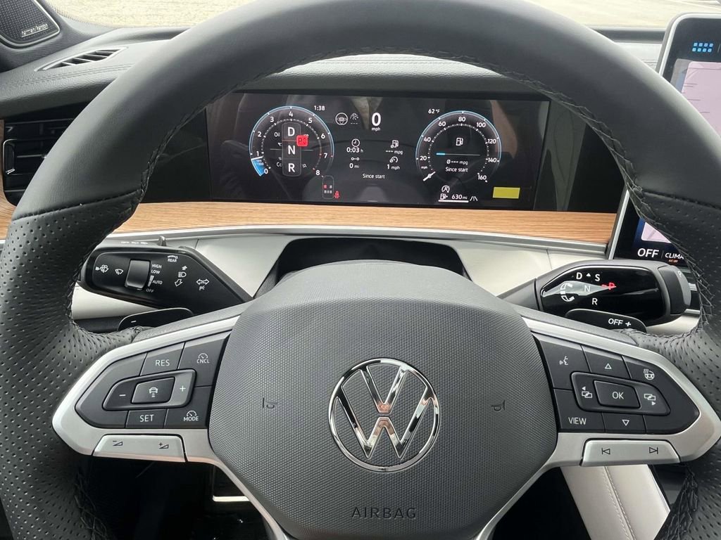 New 2026 Volkswagen Tiguan SEL R-Line AWD/4WD image 14