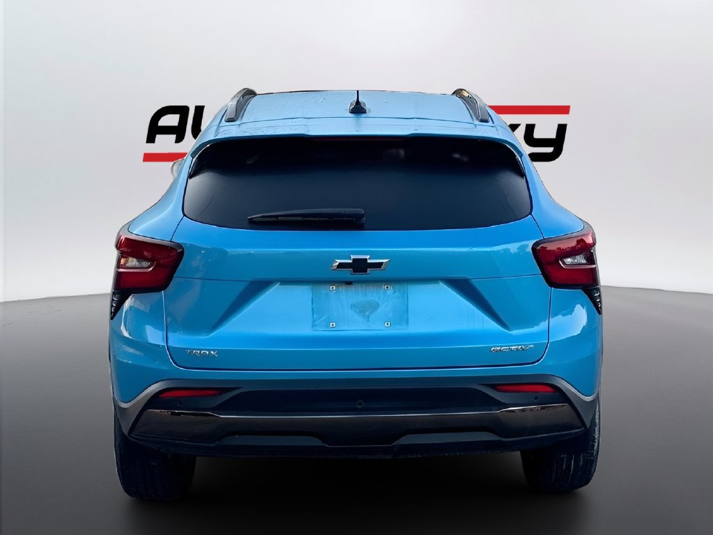 Used 2025 Chevrolet Trax ACTIV w/ Sunroof Package FWD image 6