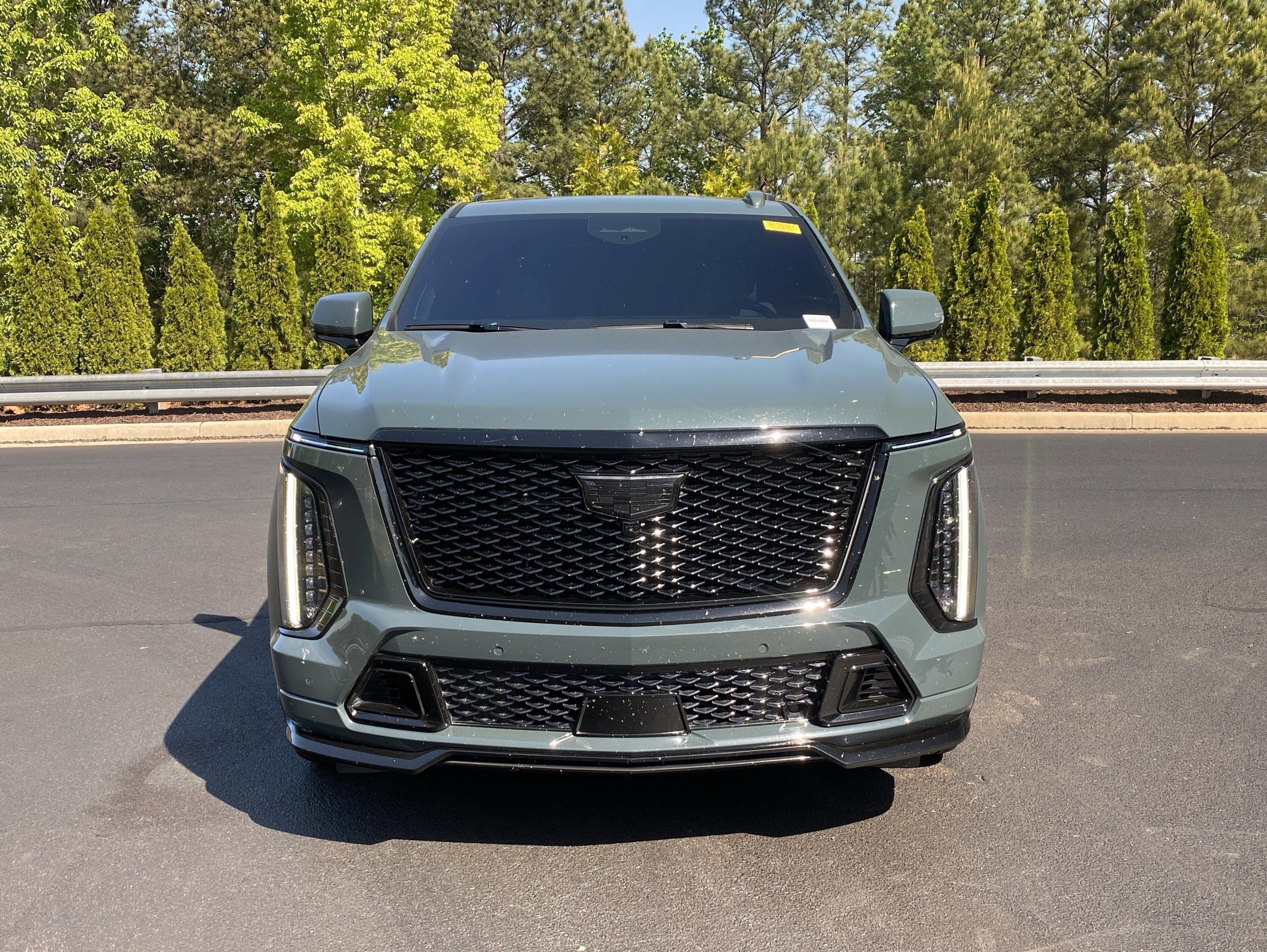 Used 2025 Cadillac Escalade ESV V AWD/4WD image 12