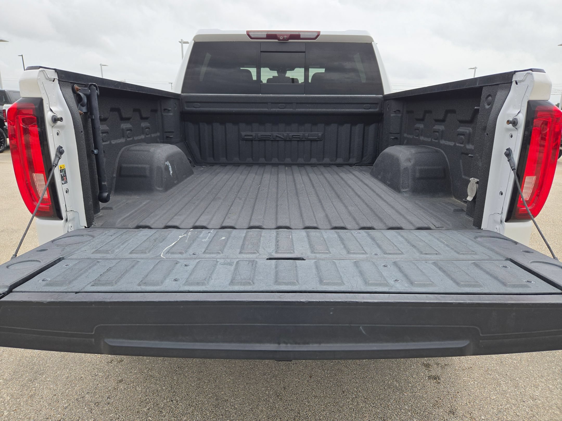Used 2020 GMC Sierra 1500 Denali w/ Denali Ultimate Package AWD/4WD image 26