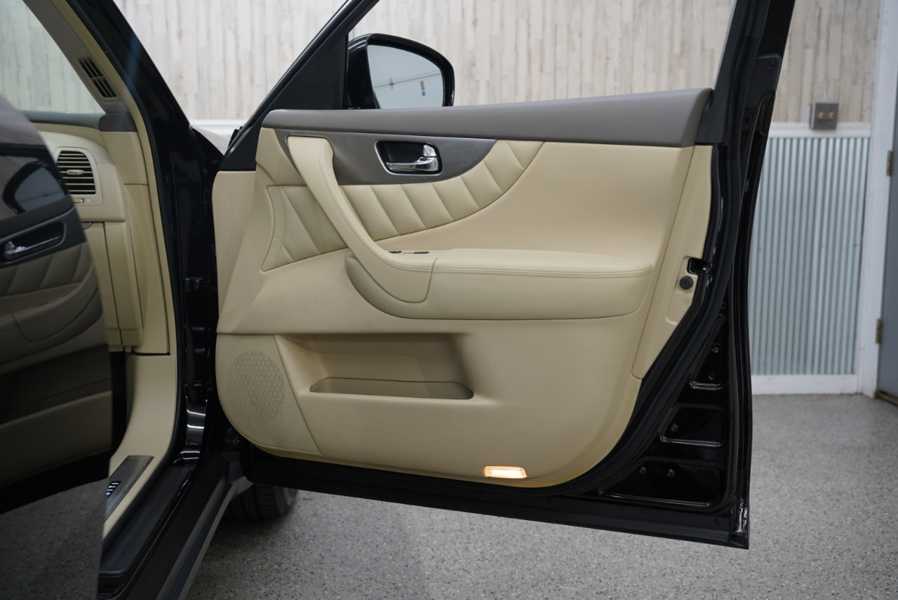 Used 2016 INFINITI QX70 AWD w/ Premium Package image 31