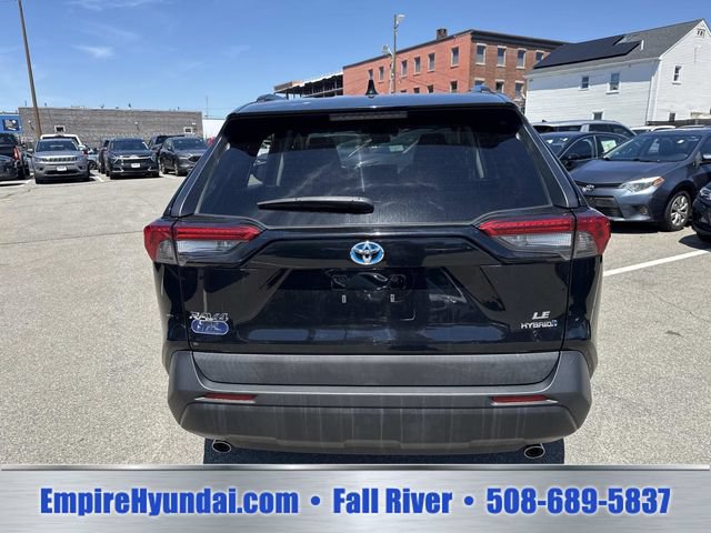 Used 2020 Toyota RAV4 LE AWD/4WD image 4