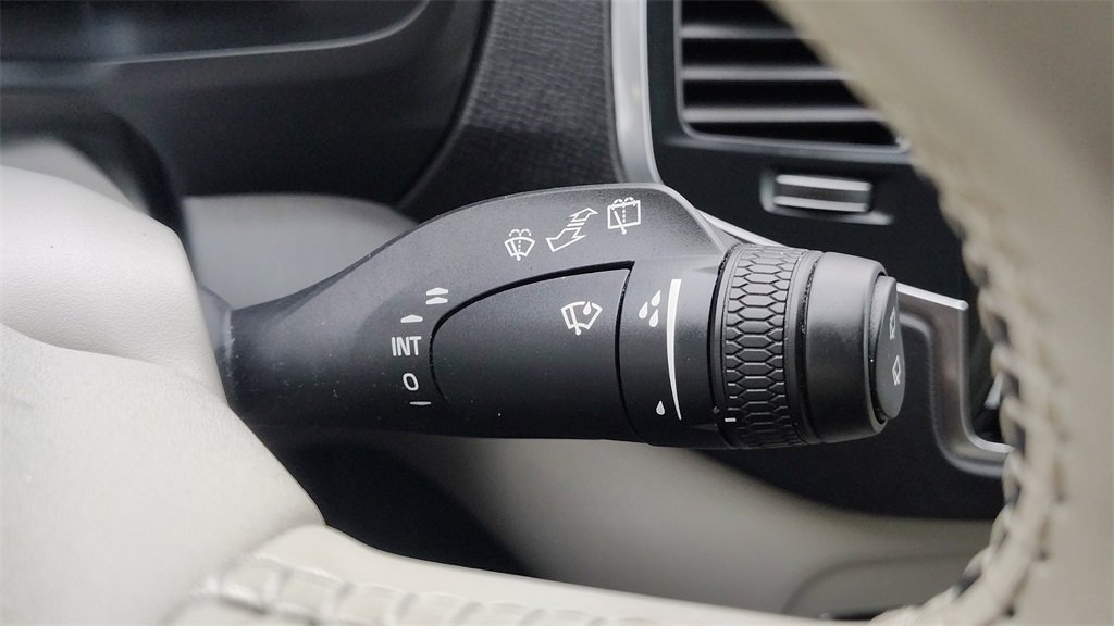 Certified 2023 Volvo XC90 B5 Core w/ Climate Package image 15