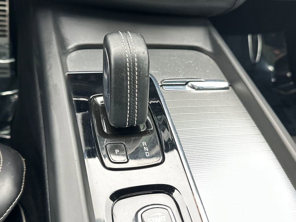 Used 2022 Volvo XC60 T8 Polestar image 36