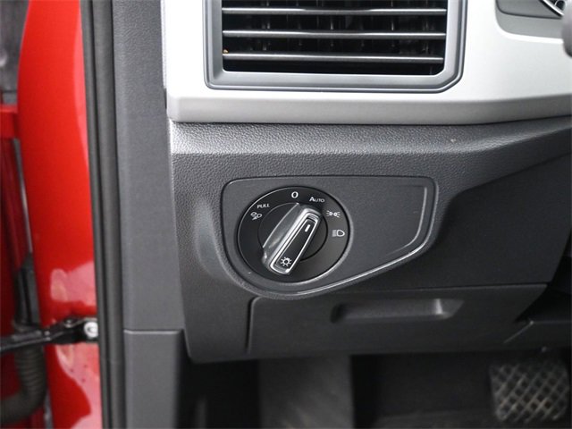 Used 2021 Volkswagen Atlas Cross Sport SE image 18