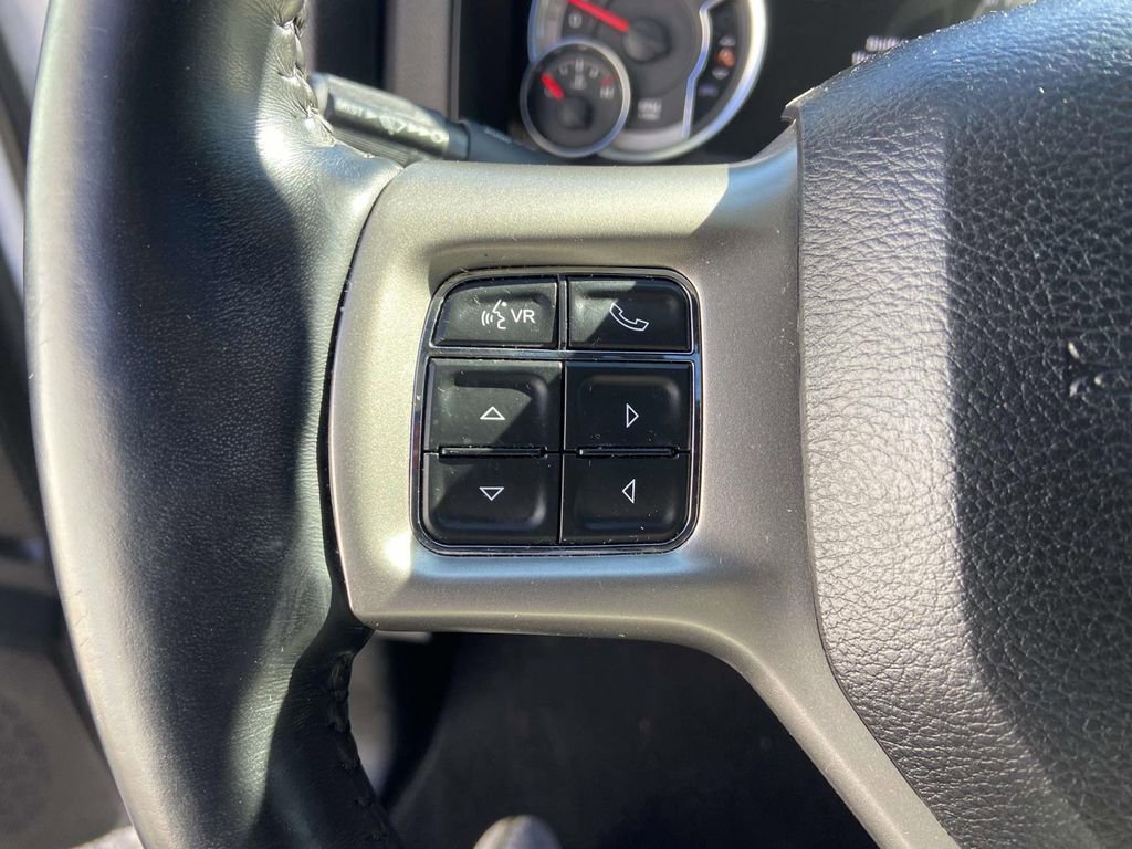 Used 2018 RAM 1500 Laramie image 34
