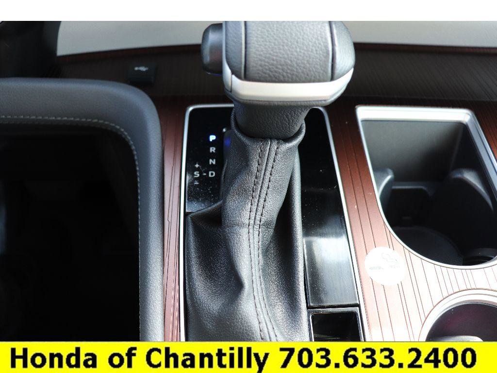 Used 2024 Toyota Sienna XLE image 15
