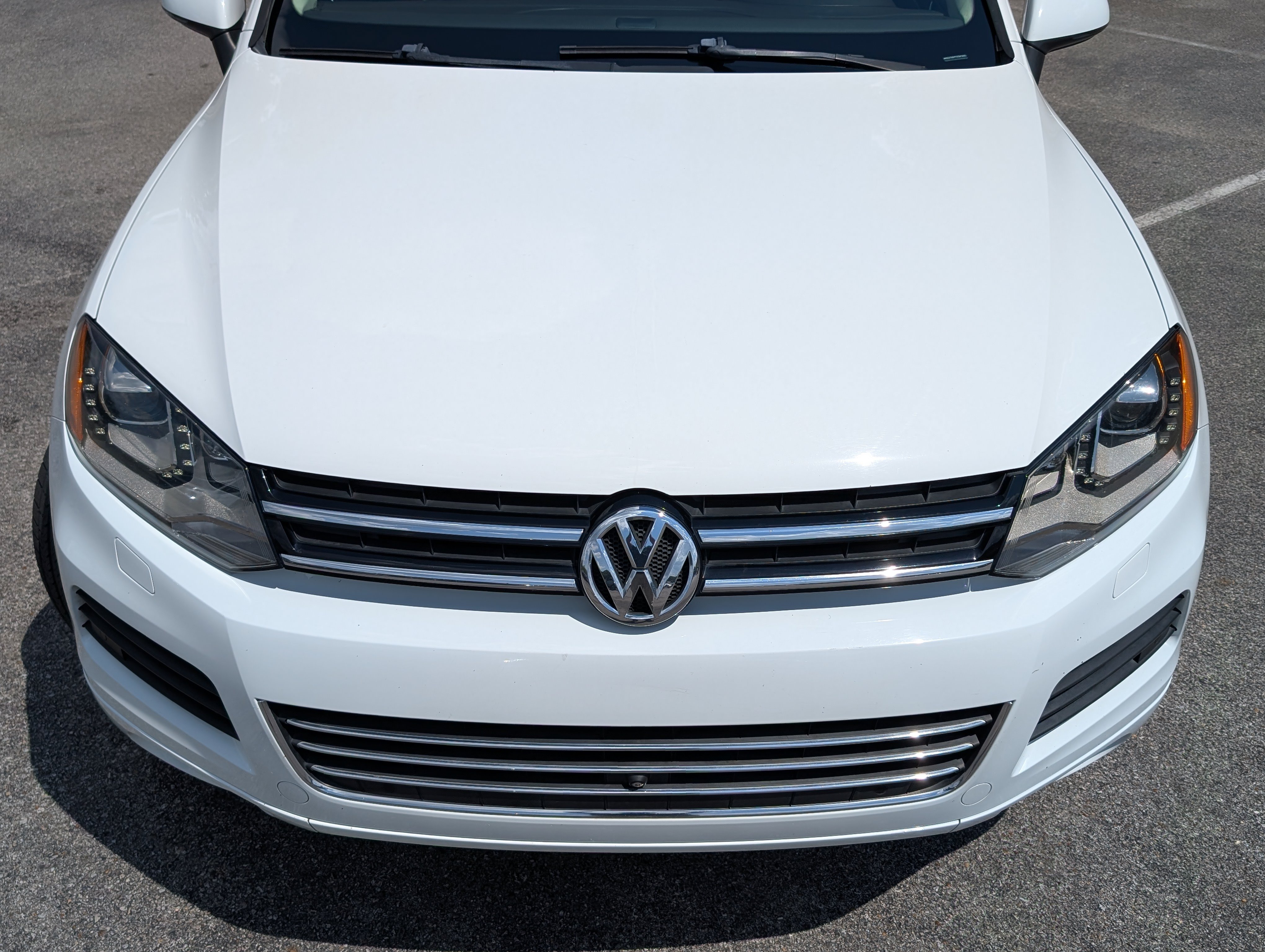 Used 2014 Volkswagen Touareg Executive AWD/4WD image 12
