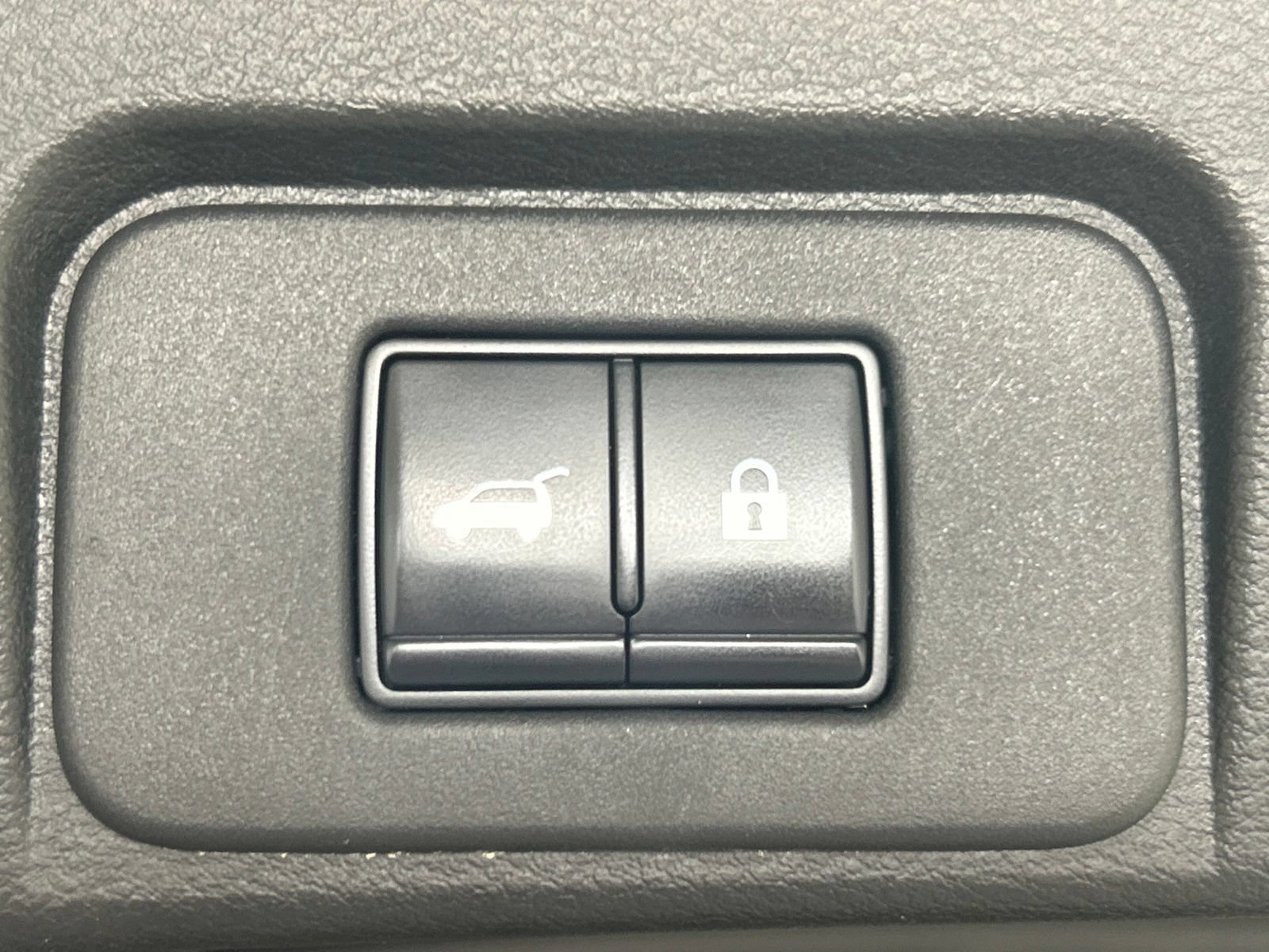 Used 2021 Nissan Rogue Platinum AWD/4WD image 12