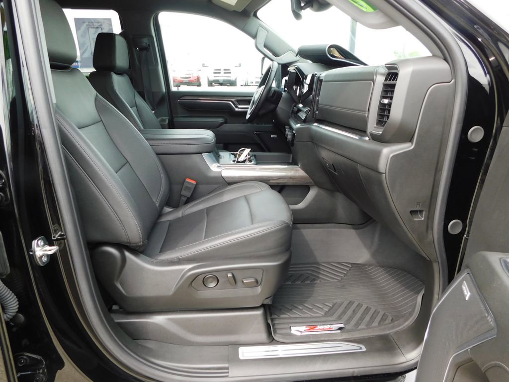 Used 2024 Chevrolet Silverado 2500 LTZ w/ LTZ Plus Package image 24