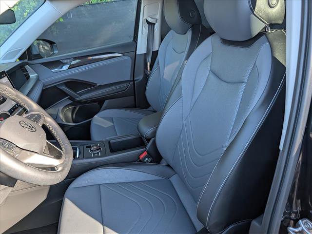 Certified 2025 Volkswagen Tiguan SE AWD/4WD image 25