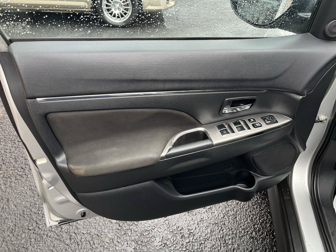 Used 2018 Mitsubishi Outlander Sport ES FWD image 24