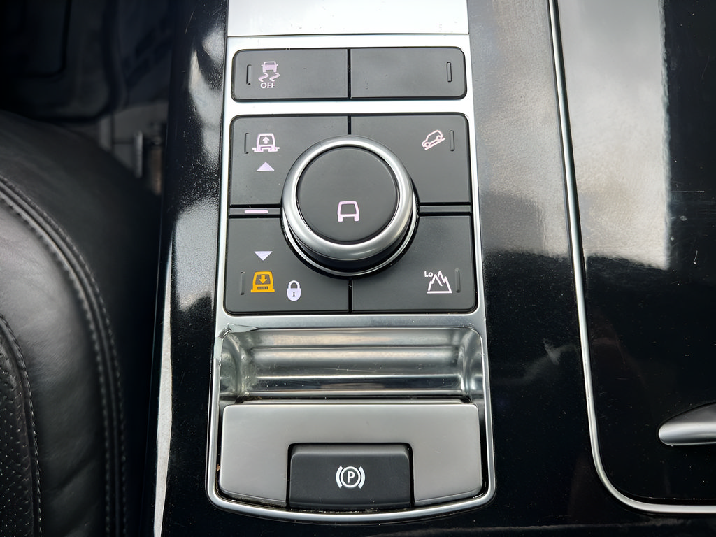 Used 2018 Land Rover Range Rover Supercharged AWD/4WD image 64