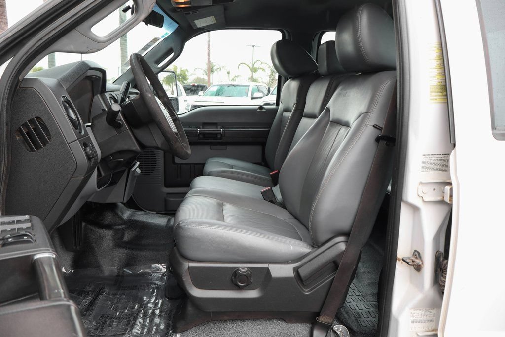 Used 2011 Ford F550 4x4 Crew Cab Super Duty w/ Payload Upgrade Pkg image 15