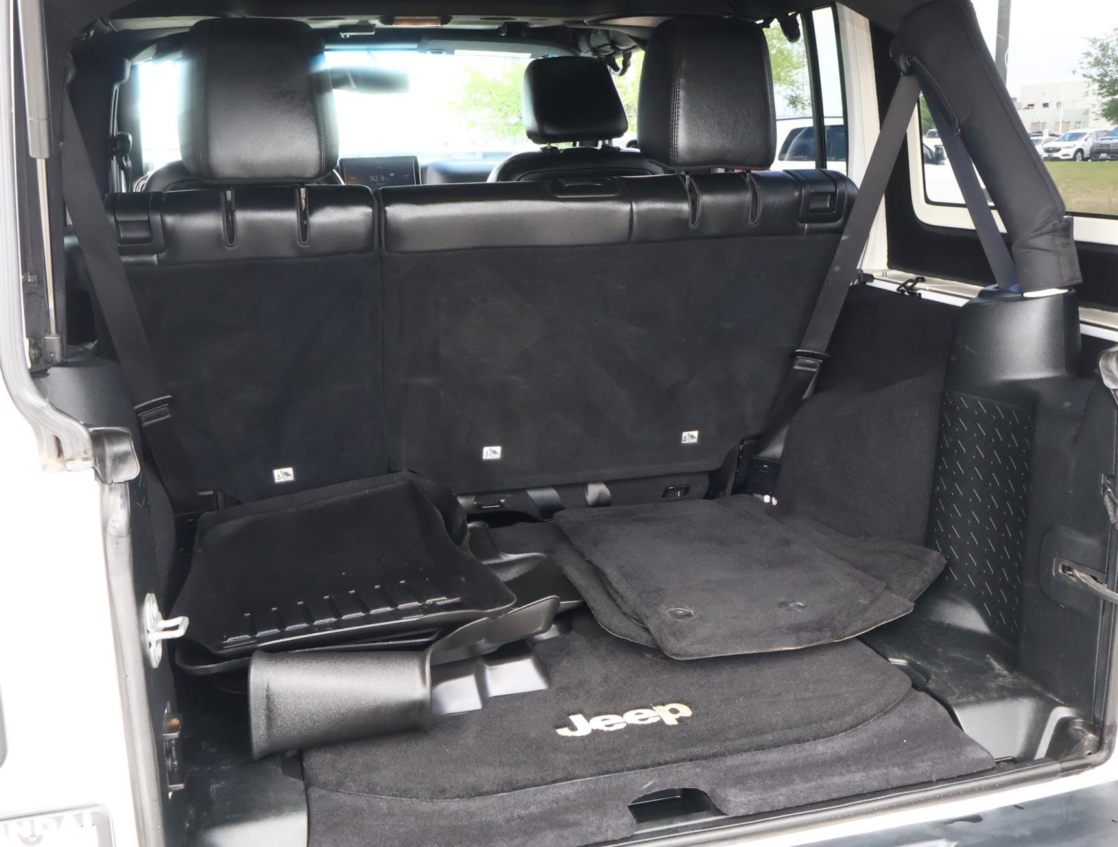 Used 2017 Jeep Wrangler Unlimited Sahara AWD/4WD image 20