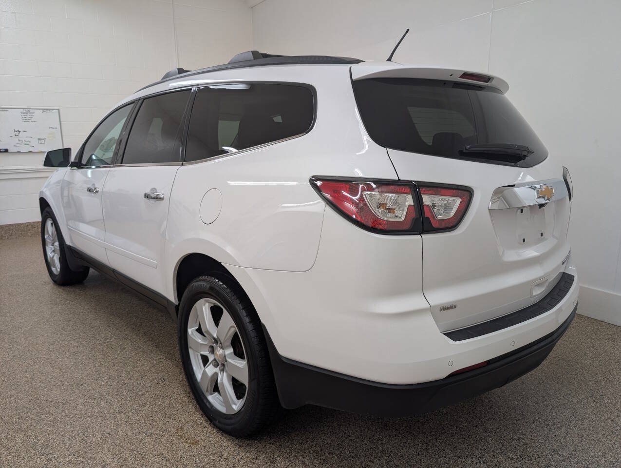Used 2016 Chevrolet Traverse LT w/ True North Edition AWD/4WD image 3