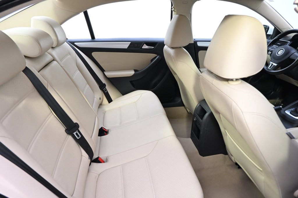Used 2013 Volkswagen Jetta SE image 16