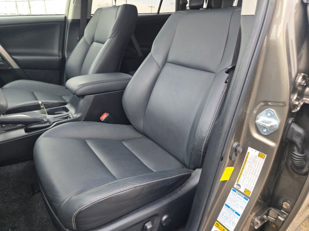 Used 2015 Toyota RAV4 Limited image 24