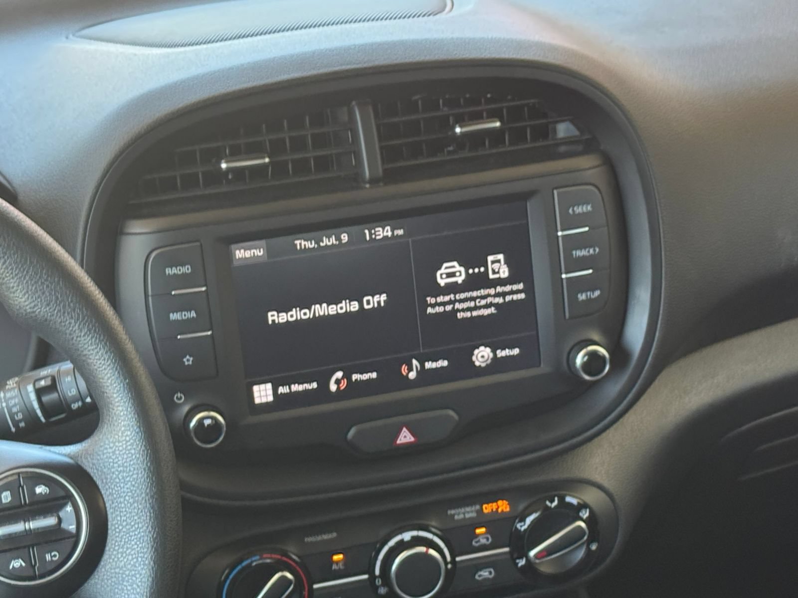 Used 2025 Kia Soul LX w/ LX Technology Package FWD image 17