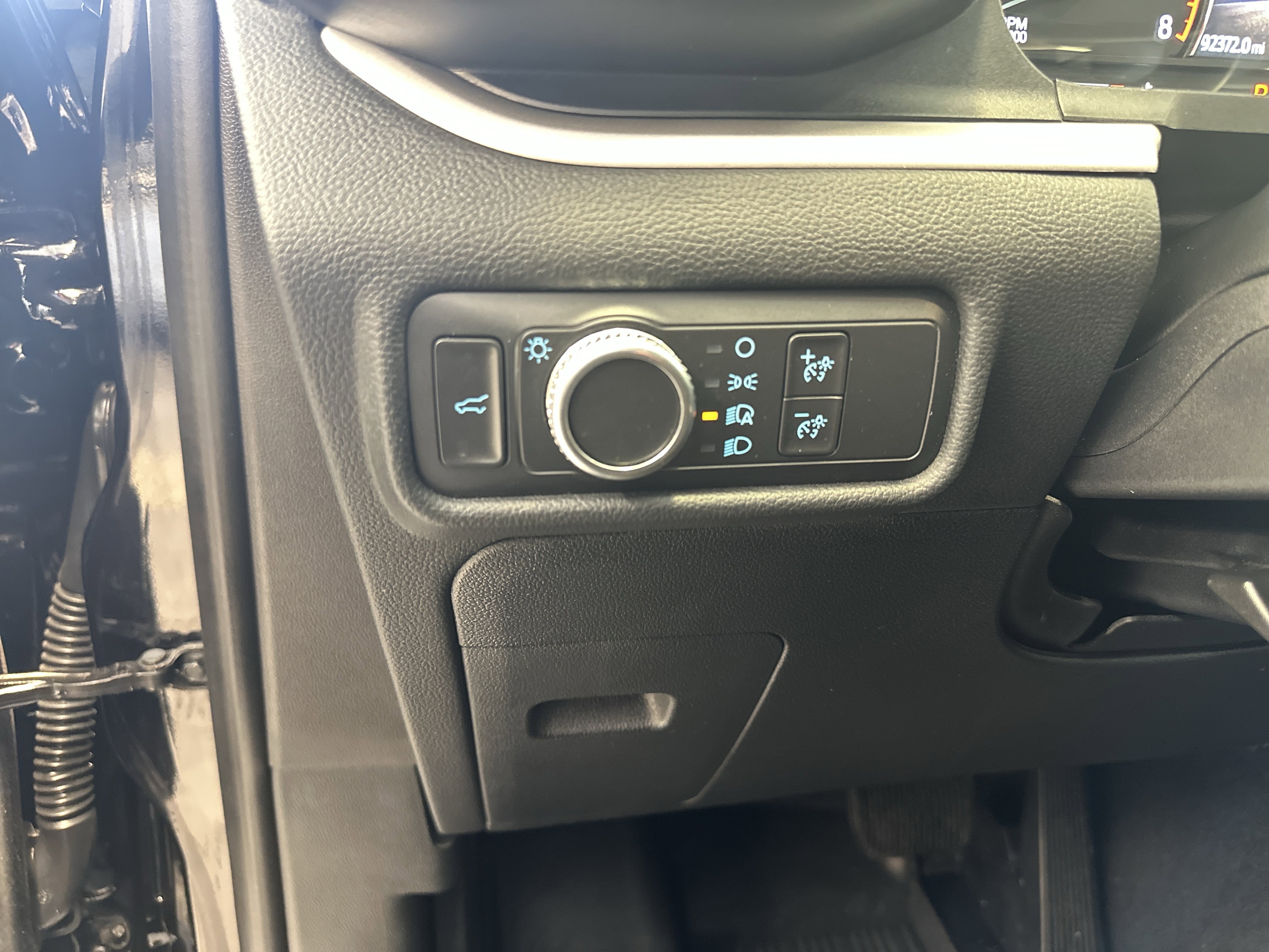 Used 2020 Ford Explorer XLT image 22